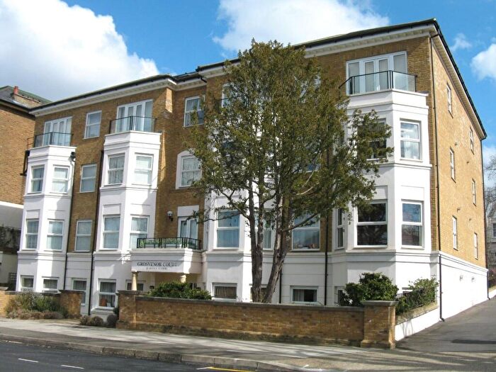 2 Bedroom Flat To Rent In Avenue Elmers, Surbiton, KT6