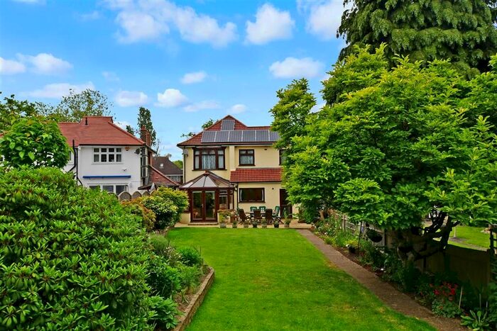 5 Bedroom Detached House For Sale In Danson Road, Bexleyheath, Kent, DA6