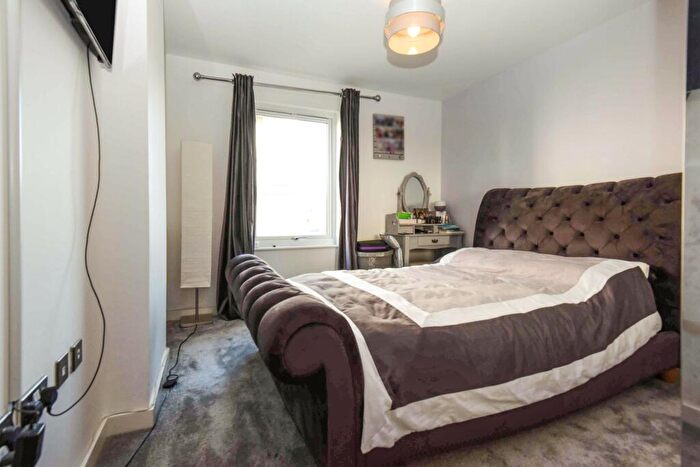 2 Bedroom Flat To Rent In Chapel Court, Romford, RM7