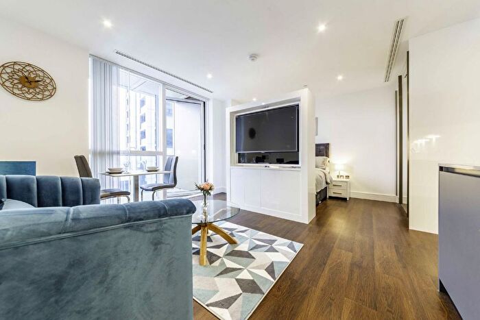 Studio To Rent In Harbour Way, Canary Wharf, E14