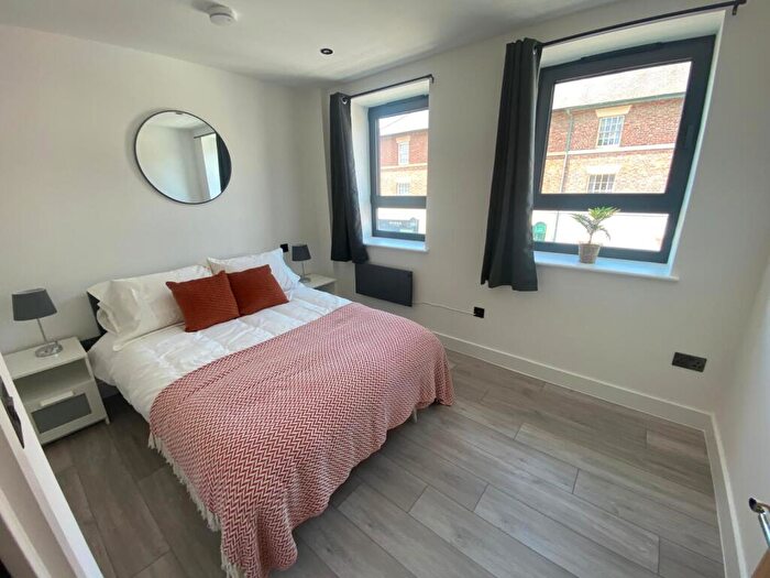 1 Bedroom Flat To Rent In King Street, Wrexham, LL11