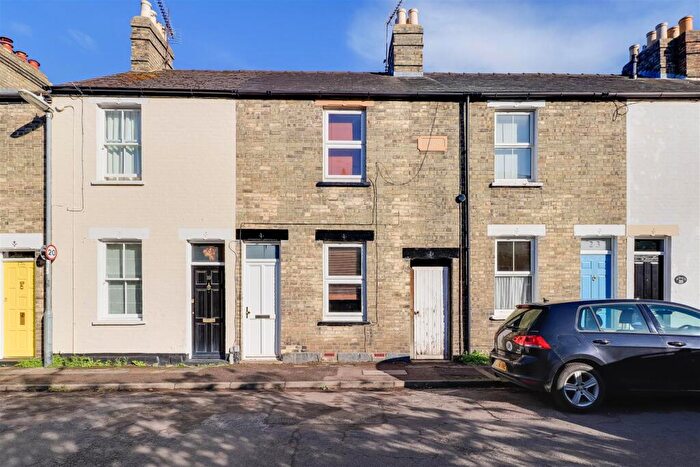 2 Bedroom House For Sale In Malta Road, Cambridge, CB1
