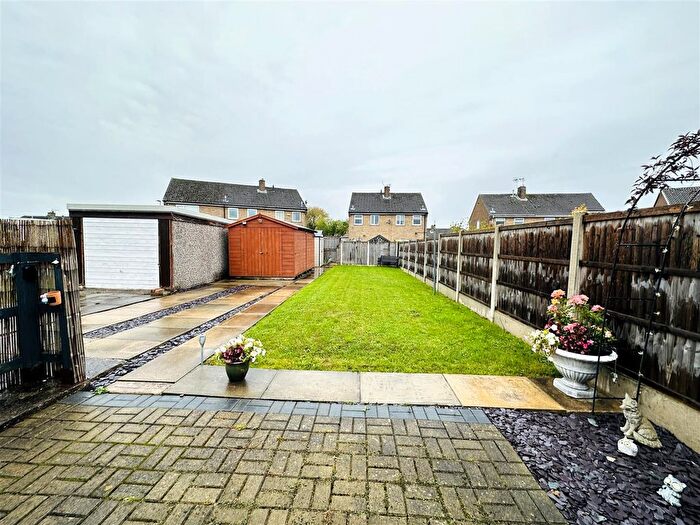 2 Bedroom Semi-Detached Bungalow For Sale In Cedar Close, Thorpe Willoughby, Selby, YO8