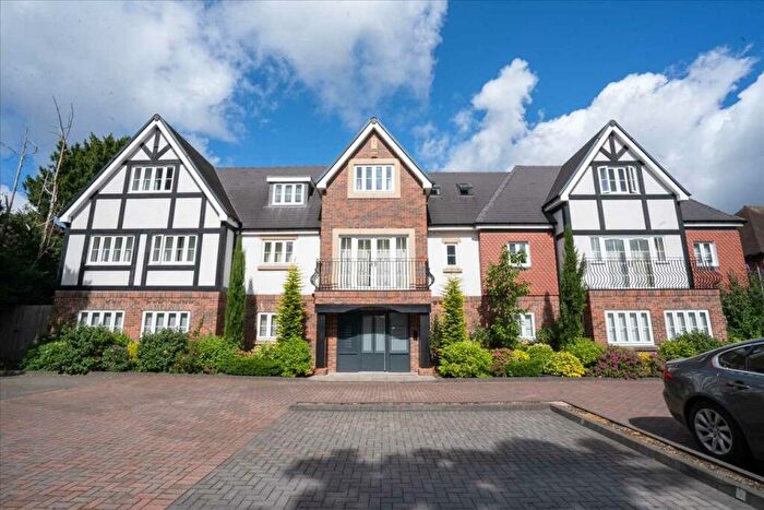 3 Bedroom Apartment To Rent In Friary Court, Solihull, B92