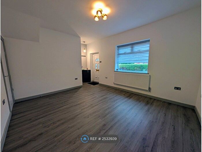 3 Bedroom Semi-Detached House To Rent In Furness Grove, Stockport, SK4