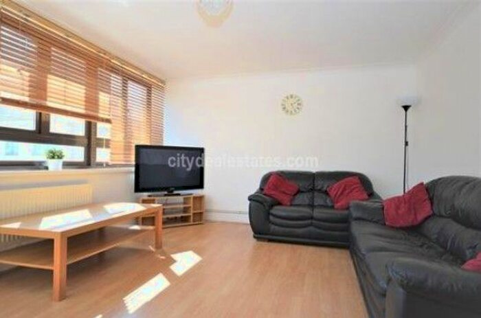 3 Bedroom Flat To Rent In East Acton Lane, London, W3