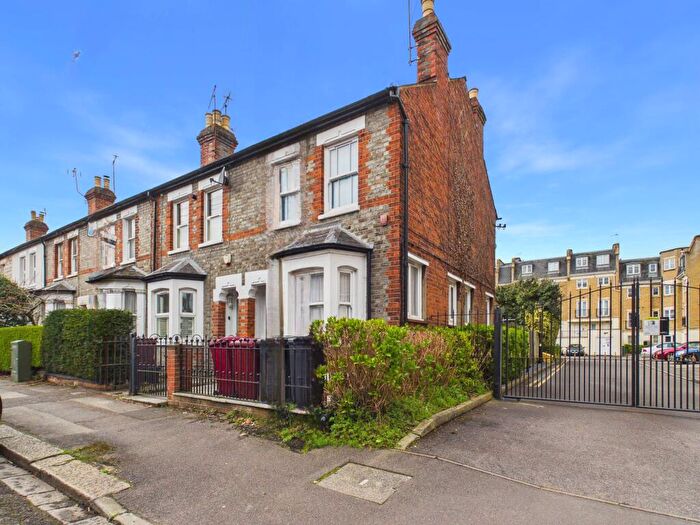 1 Bedroom Flat For Sale In De Montfort Road, Reading, RG1