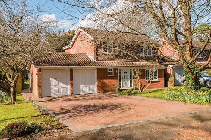 4 Bedroom Detached House For Sale In Warwick Gardens, Ashtead, KT21
