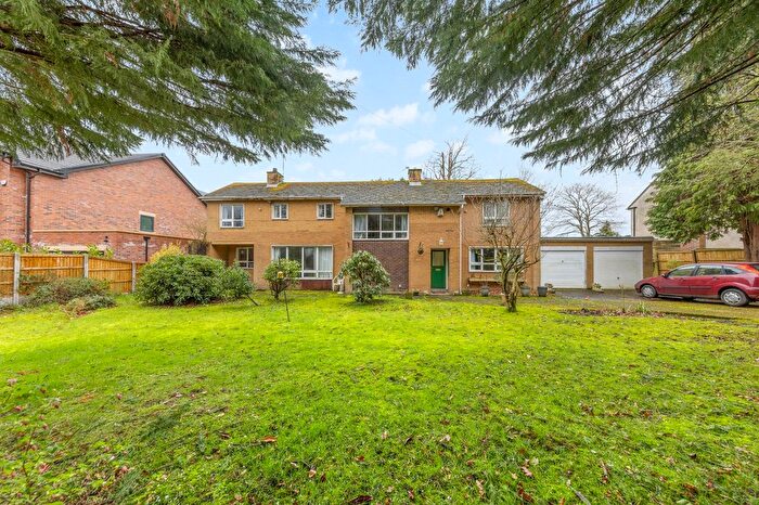 5 Bedroom Detached House For Sale In Lyons Lane, Appleton, WA4