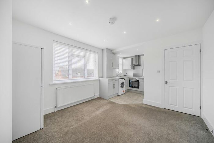 2 Bedroom Maisonette To Rent In Carter Road, Colliers Wood, London, SW19