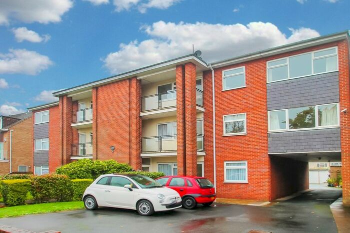 1 Bedroom Flat To Rent In Fairways, The Ridgeway, Chingford, E4