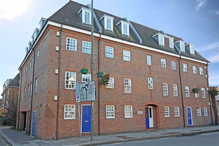 2 Bedroom Property To Rent In High Street, Hampton Wick, Kingston Upon Thames, KT1