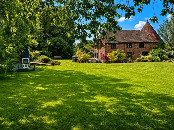 4 Bedroom Detached House For Sale In Wateringbury Road, East Malling, West Malling, ME19
