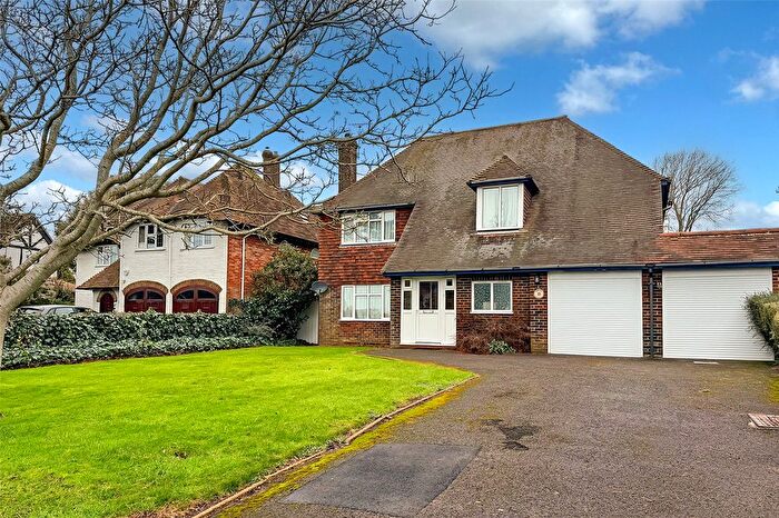 3 Bedroom Detached House For Sale In East Drive, Angmering, West Sussex, BN16
