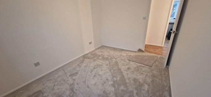2 Bedroom Flat To Rent In Cherry Blossom Close, London, N13
