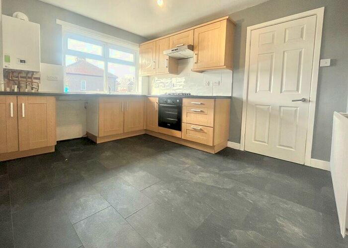 2 Bedroom Apartment To Rent In Brighouse Road, Queensbury, BD13