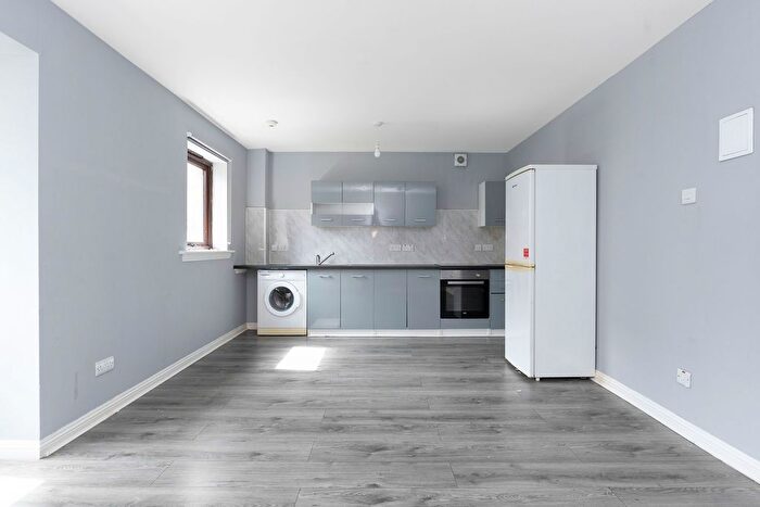 2 Bedroom Flat To Rent In Fowlers Court, Prestonpans, East Lothian, EH32