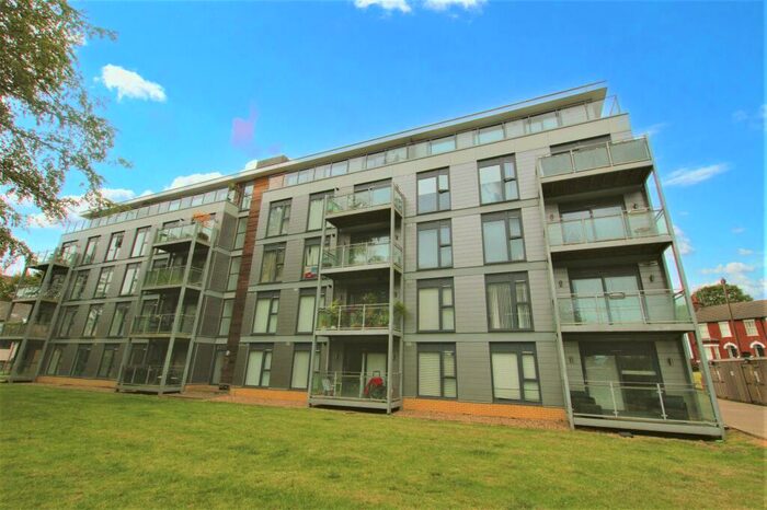 2 Bedroom Flat To Rent In Newsom Place, AL1