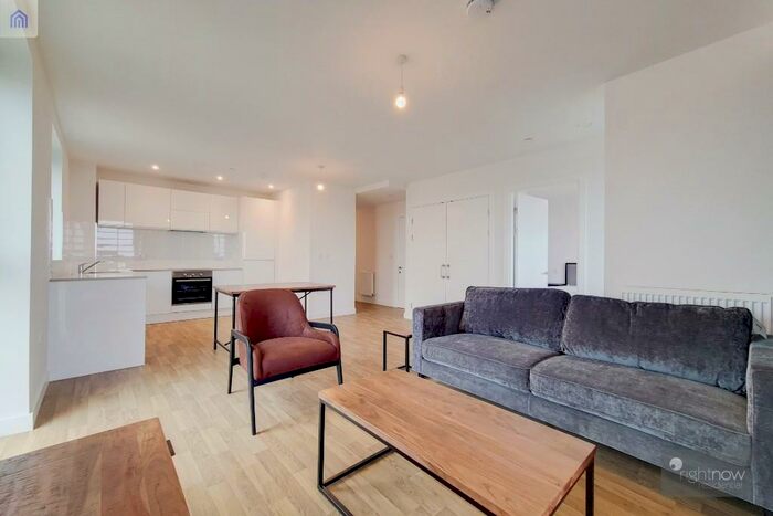 2 Bedroom Flat To Rent In London, N15