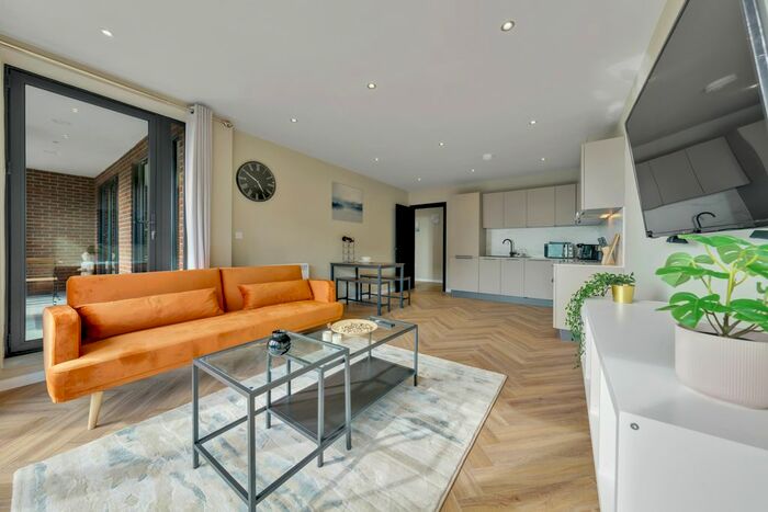 2 Bedroom Flat To Rent In Canberra Road, London, W13