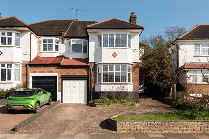 3 Bedroom Semi Detached House For Sale In Manor Drive, London, N14