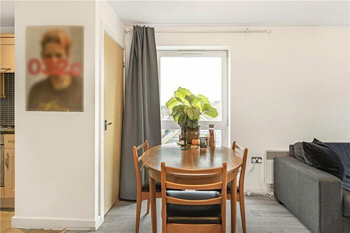 1 Bedroom Apartment For Sale In Harry Zeital Way, London, E5