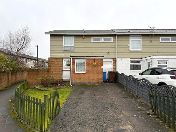 3 Bedroom End Of Terrace House For Sale In Hazlebarrow Crescent, Jordanthorpe, Sheffield, S8