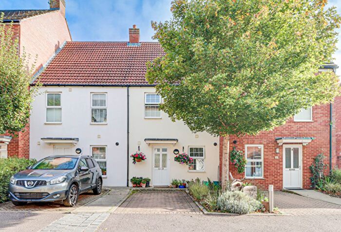 3 Bedroom Terraced House For Sale In Ver Brook Avenue, Markyate, St. Albans, AL3