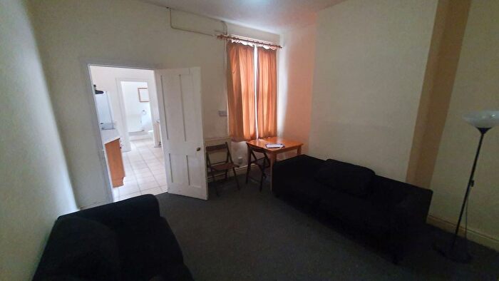 2 Bedroom End Of Terrace House For Sale In Humber Avenue, Coventry, West Midlands, CV1