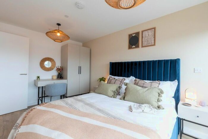 1 Bedroom Flat To Rent In Hairpin House, Bradford Street, Birmingham, B12