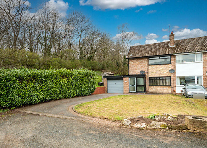 4 Bedroom Semi Detached House For Sale In Meadow Way, Wordsley, Stourbridge, DY8