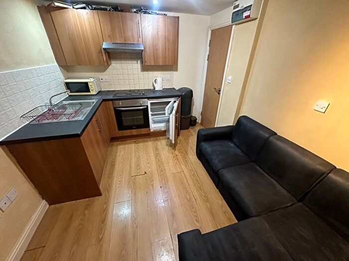 2 Bedroom Flat To Rent In Crwys Road, Cardiff, CF24