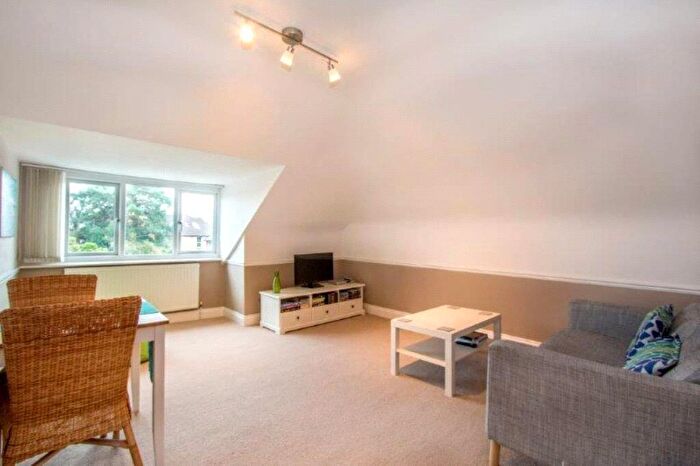 2 Bedroom Apartment For Sale In Balmoral Road, Lower Parkstone, Poole, BH14