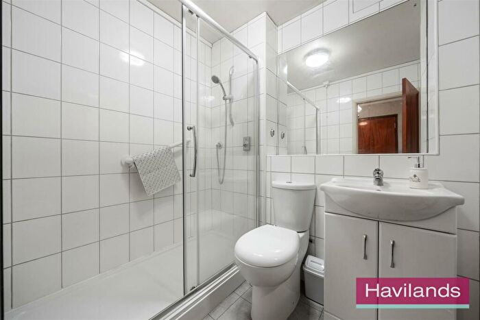 1 Bedroom Flat For Sale In Church Hill, London, N21