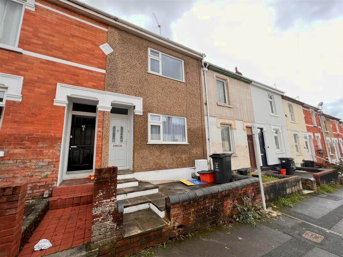 2 Bedroom Terraced House To Rent In Dryden Street, Swindon, SN1