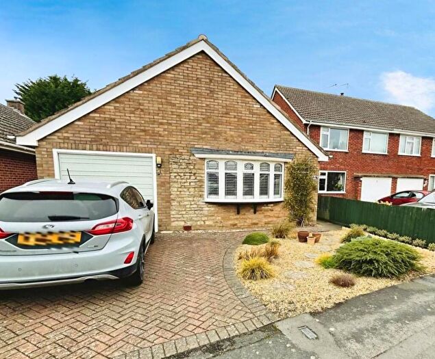 3 Bedroom Detached Bungalow For Sale In Sutcliffe Drive, Harbury, Leamington Spa, CV33