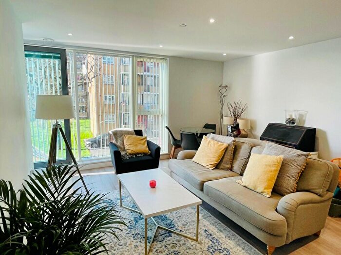 1 Bedroom Flat To Rent In Newnton Close, London, N4