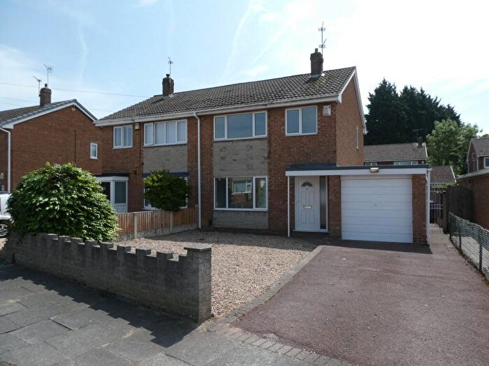 3 Bedroom Semi-Detached House To Rent In Hanbury Close, Balby, Doncaster, DN4