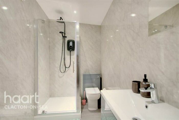 1 Bedroom Flat To Rent In Rosemary Road, CO15