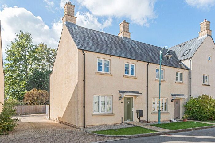 4 Bedroom End Of Terrace House For Sale In Hardie Close, Tetbury, GL8