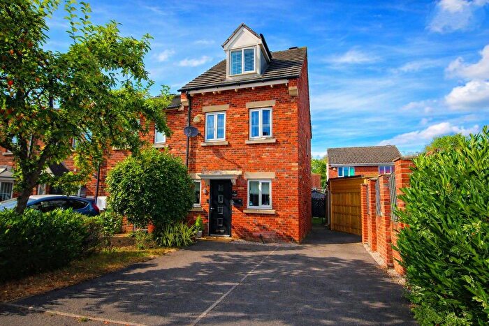 3 Bedroom End Terrace House For Sale In Elliotsdale Street, Featherstone, Pontefract, WF7