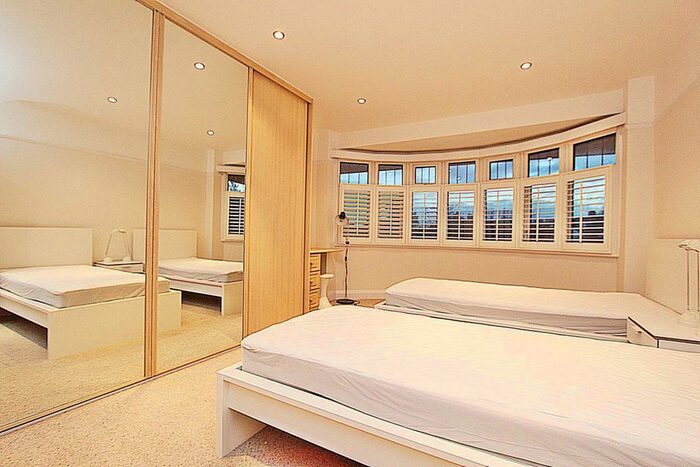 3 Bedroom Detached House To Rent In Cottenham Park Road, Wimbledon, SW20