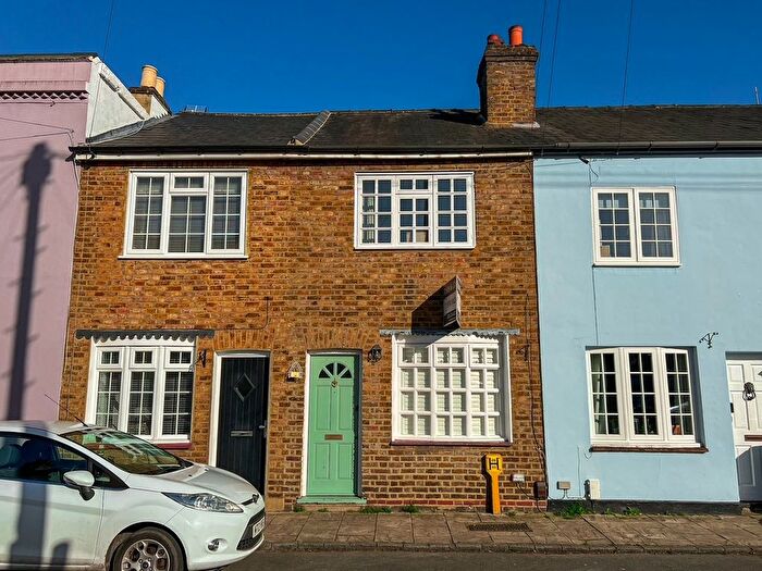 2 Bedroom Cottage For Sale In Bell Road, East Molesey, KT8