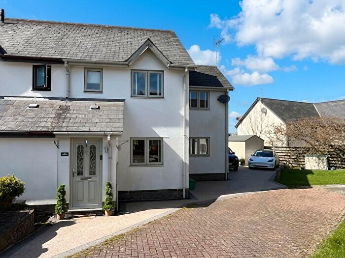 3 Bedroom Semi Detached House For Sale In Primrose Close, Cowbridge, CF71
