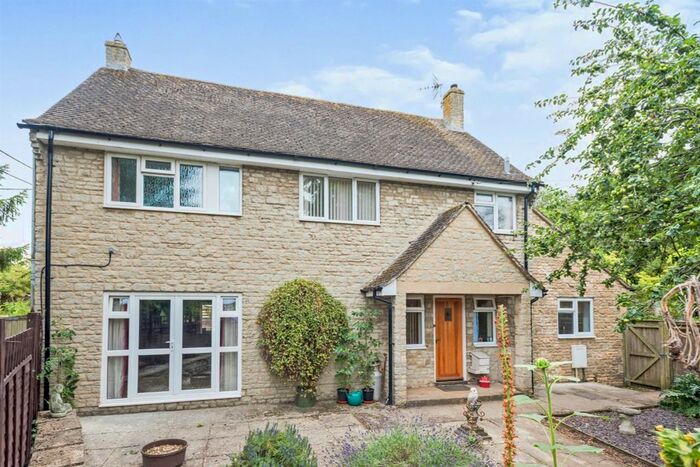 3 Bedroom Detached House For Sale In Delly End, Hailey, Witney, OX29