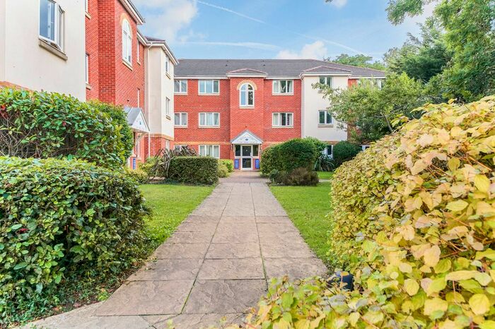 2 Bedroom Flat To Rent In Royal Court, Hume Way, Ruislip, HA4