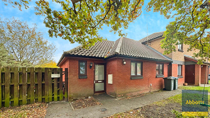 2 Bedroom Flat To Rent In Hunters Ride, Martlesham Heath, IP5