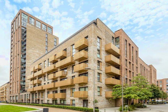 3 Bedroom Flat To Rent In Pell Street London, SE8