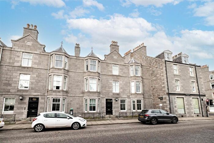2 Bedroom Flat To Rent In Whitehall Place, Aberdeen, AB25