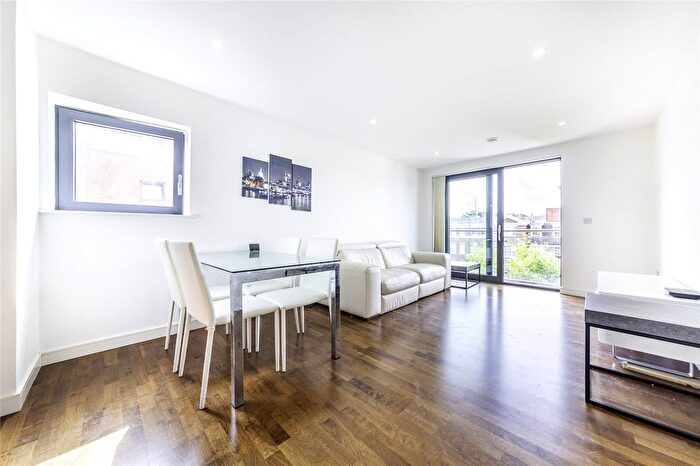 2 Bedroom Flat To Rent In Chartfield Avenue, London, SW15